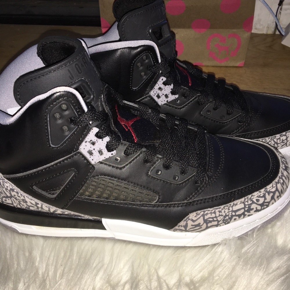 Jordan spizike black cement gray